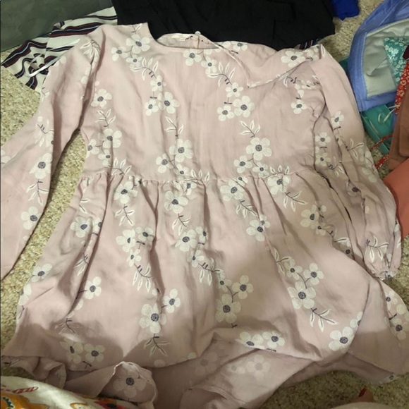 Clothes - Picture 4 of 8